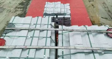 常德 芝麻白仿形加直形路沿石出货日常