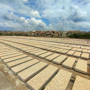 常德 黄金麻花岗岩荔枝面地铺石防护中