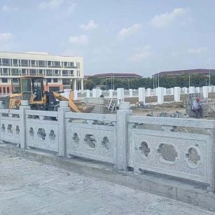 常德 白麻花岗岩荔枝面河道栏杆