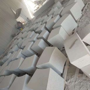 常德 白麻花岗岩异形坐凳