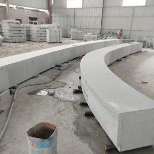 常德芝麻白花岗岩石板材 园林光面弧形坐凳