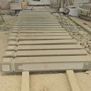 常德 芝麻白异形加工雕刻-栏杆大柱，方柱