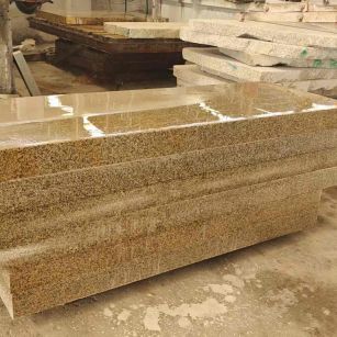 常德 黄金麻栏杆料半成品加工中