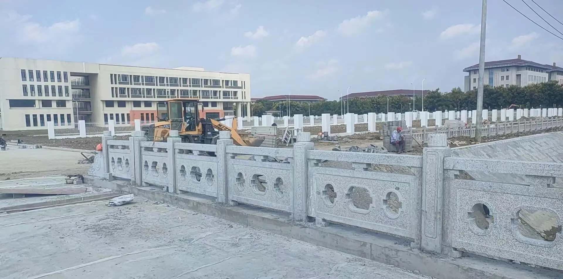 常德 白麻花岗岩荔枝面河道栏杆