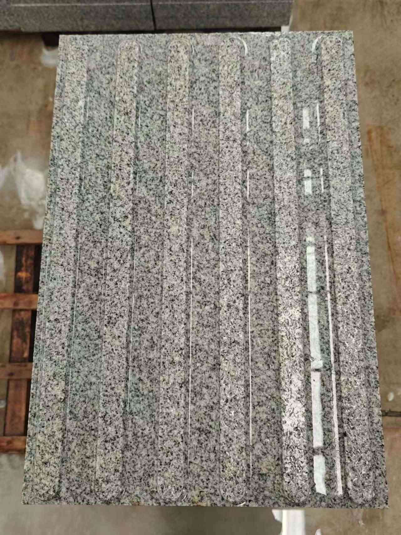 常德 芝麻白花岗岩荔枝面雕刻盲道，盲条