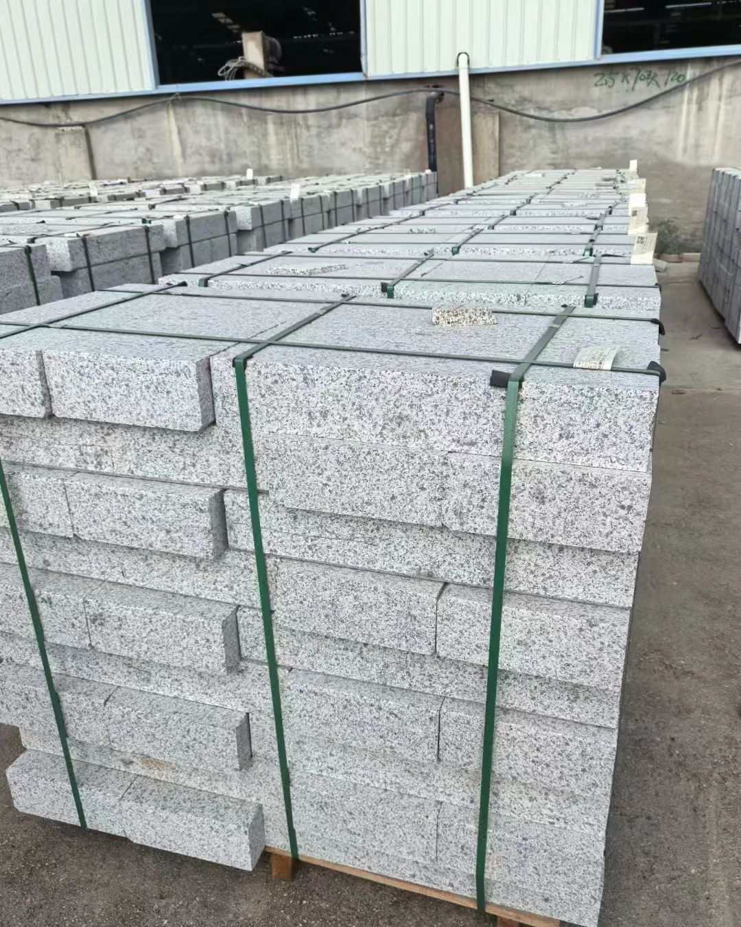 常德 白麻花岗岩路沿石，弧形路沿石，道牙石，马路牙子，界石，路缘石，平沿石，直岩石，平缘石等