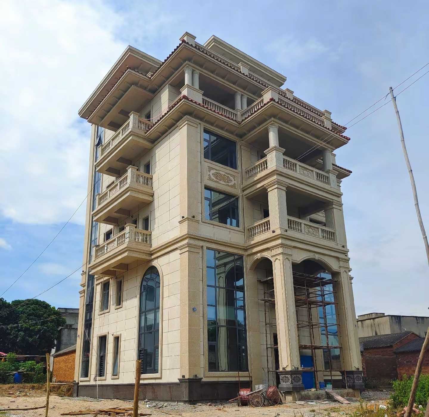 常德 黄金麻花岗岩石材别墅外墙干挂搭配（雕花栏杆花瓶柱门楼罗马柱）