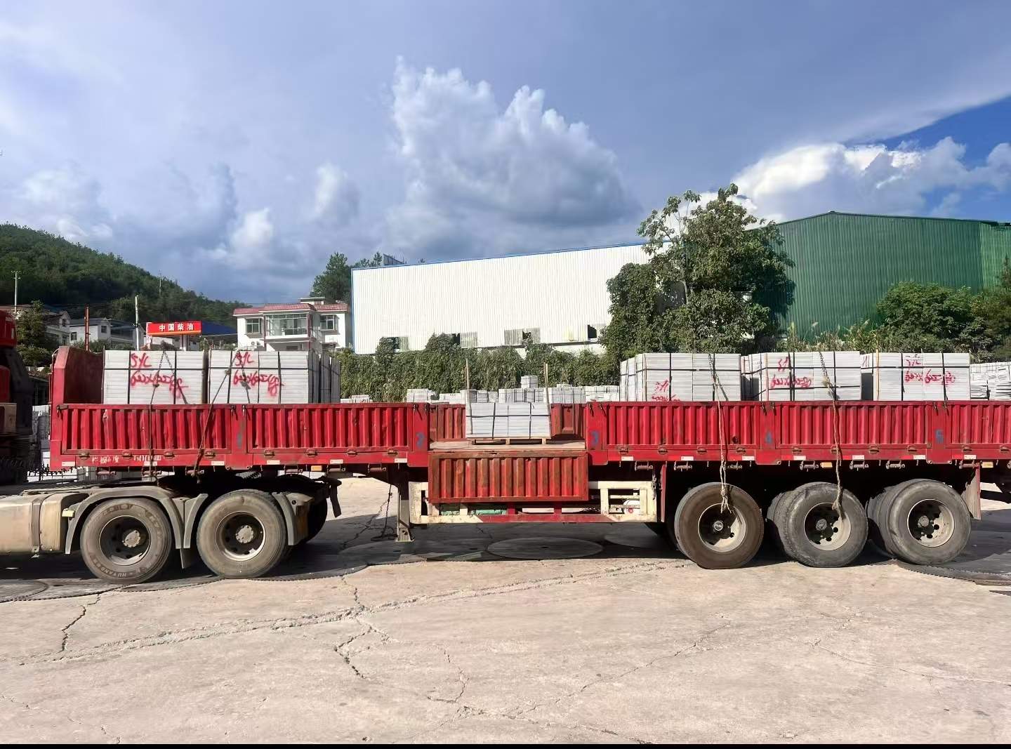 常德 芝麻灰花岗岩地铺石出货日常