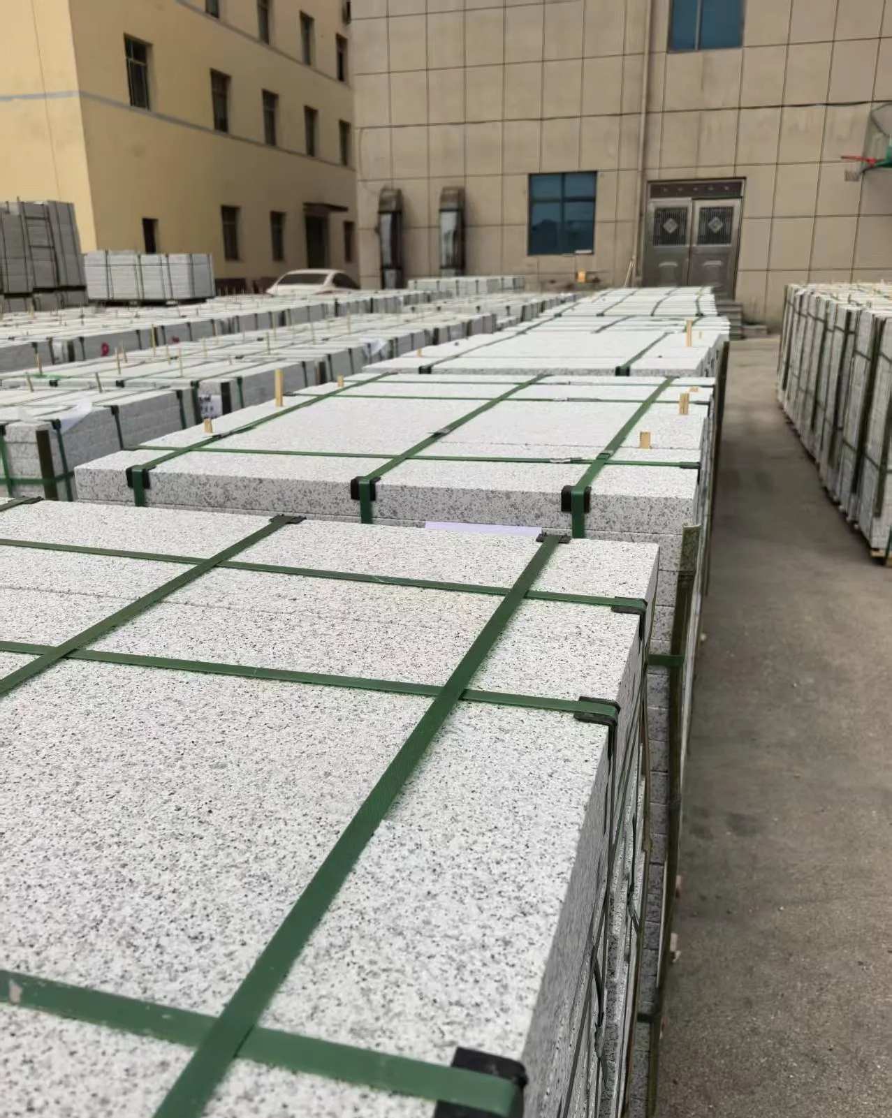 常德 白麻花岗岩5.0公分荔枝面地铺石