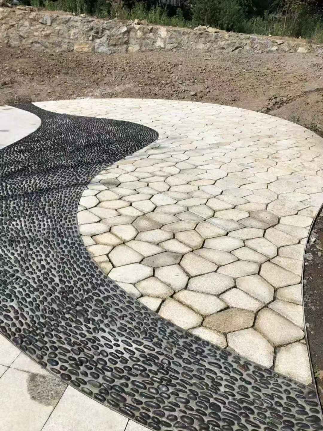 常德 黄金麻冰裂纹地铺石工地铺装案例