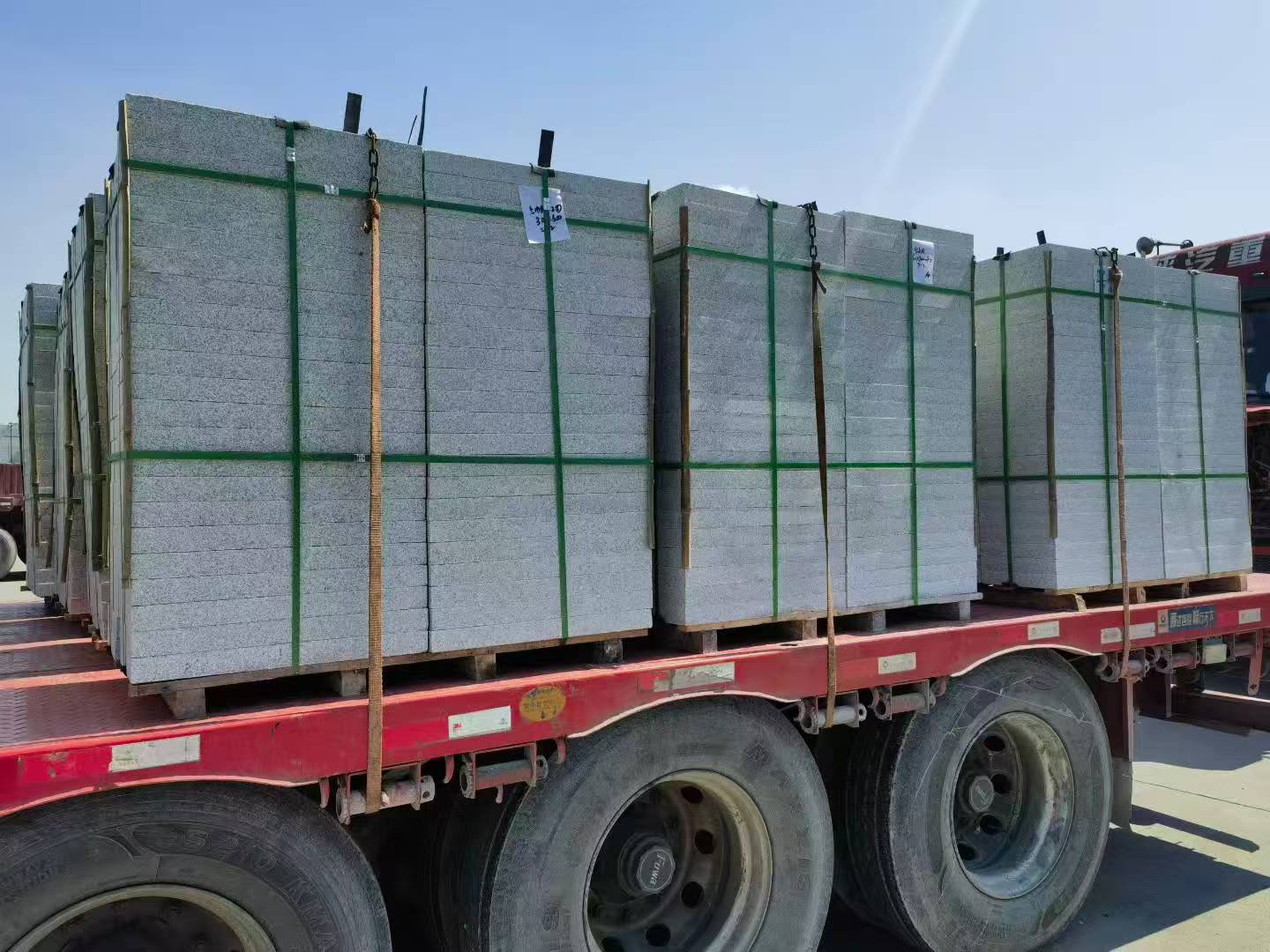 常德芝麻白花岗岩出货日常地铺石