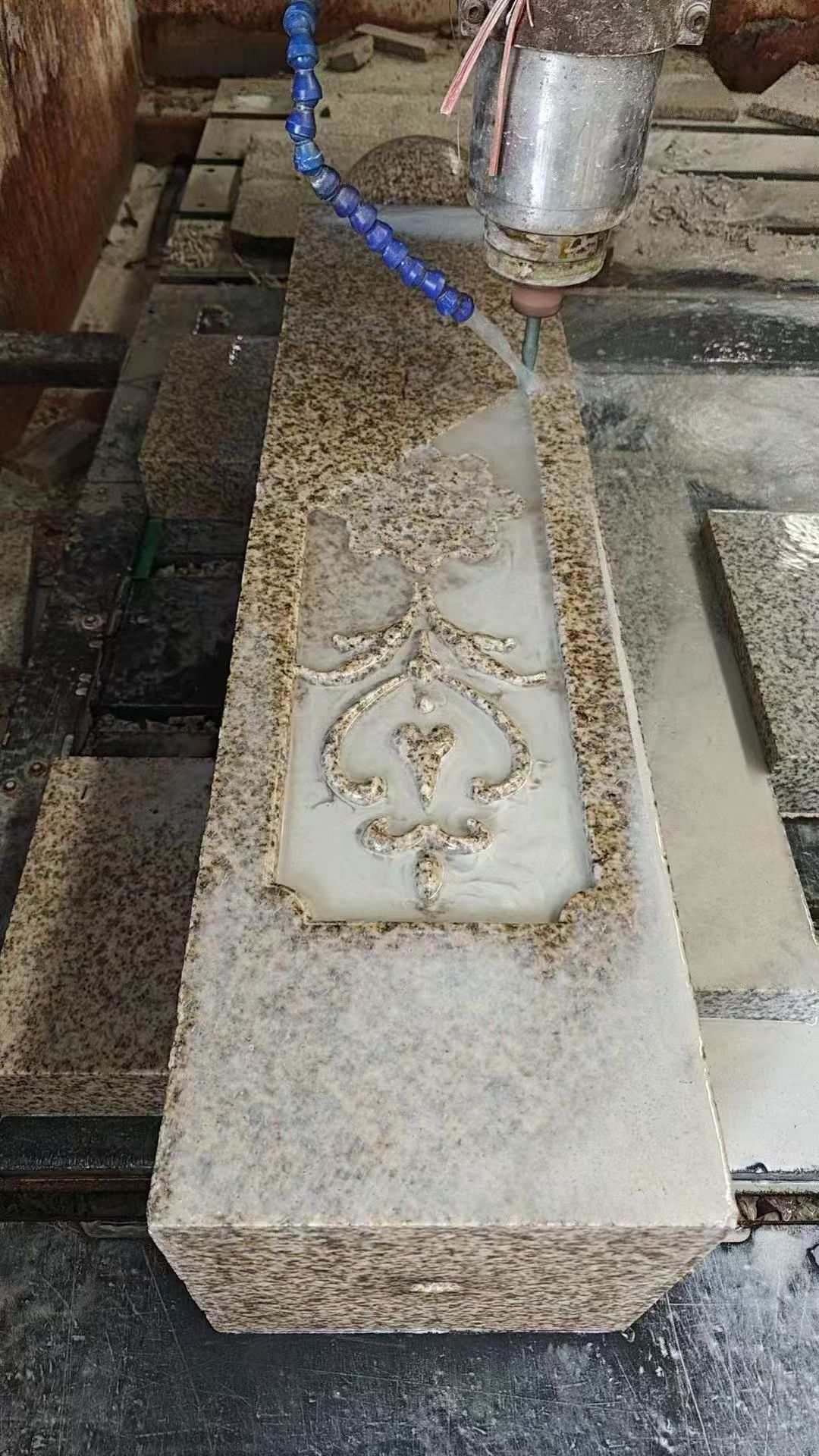 常德 黄金麻花岗岩异形加工雕刻栏杆大柱