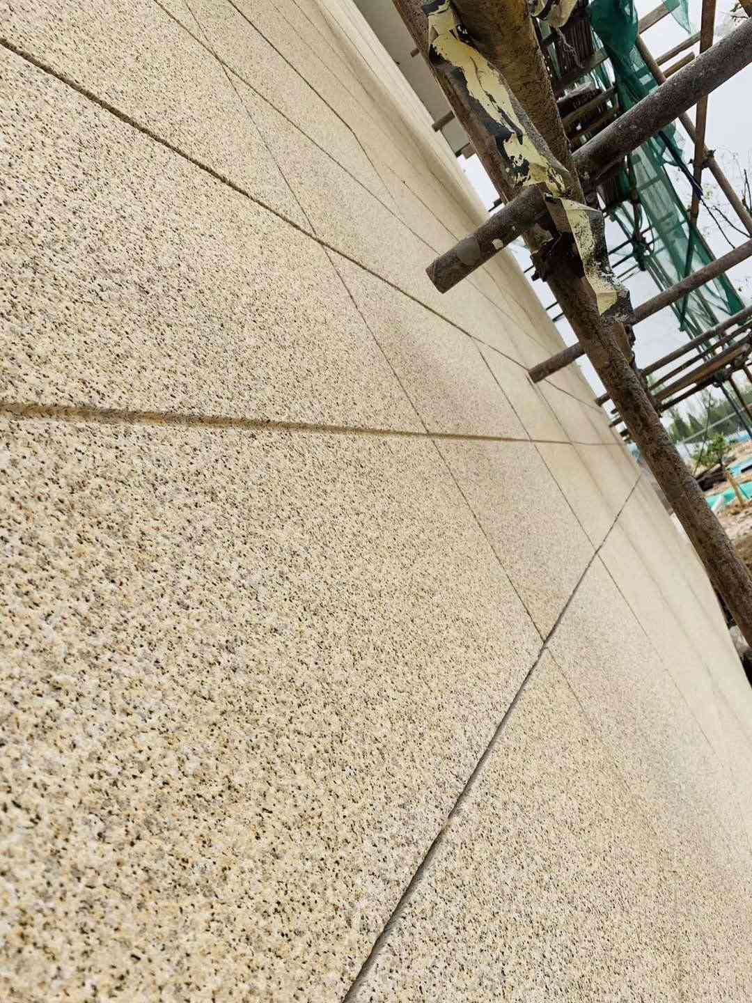 常德 黄金麻花岗岩荔枝面外墙干挂石材效果示例