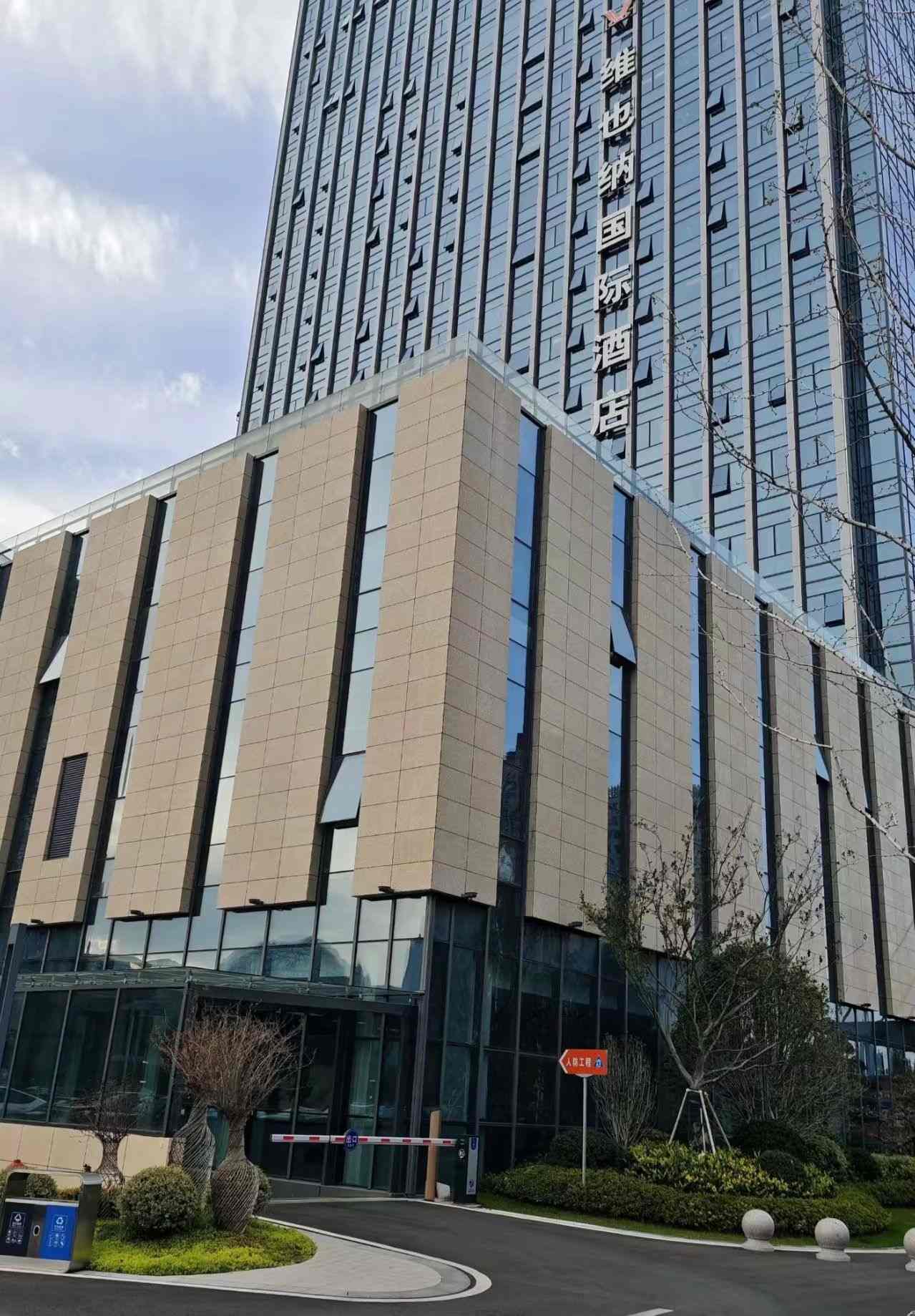 常德 黄金麻花岗岩外墙干挂