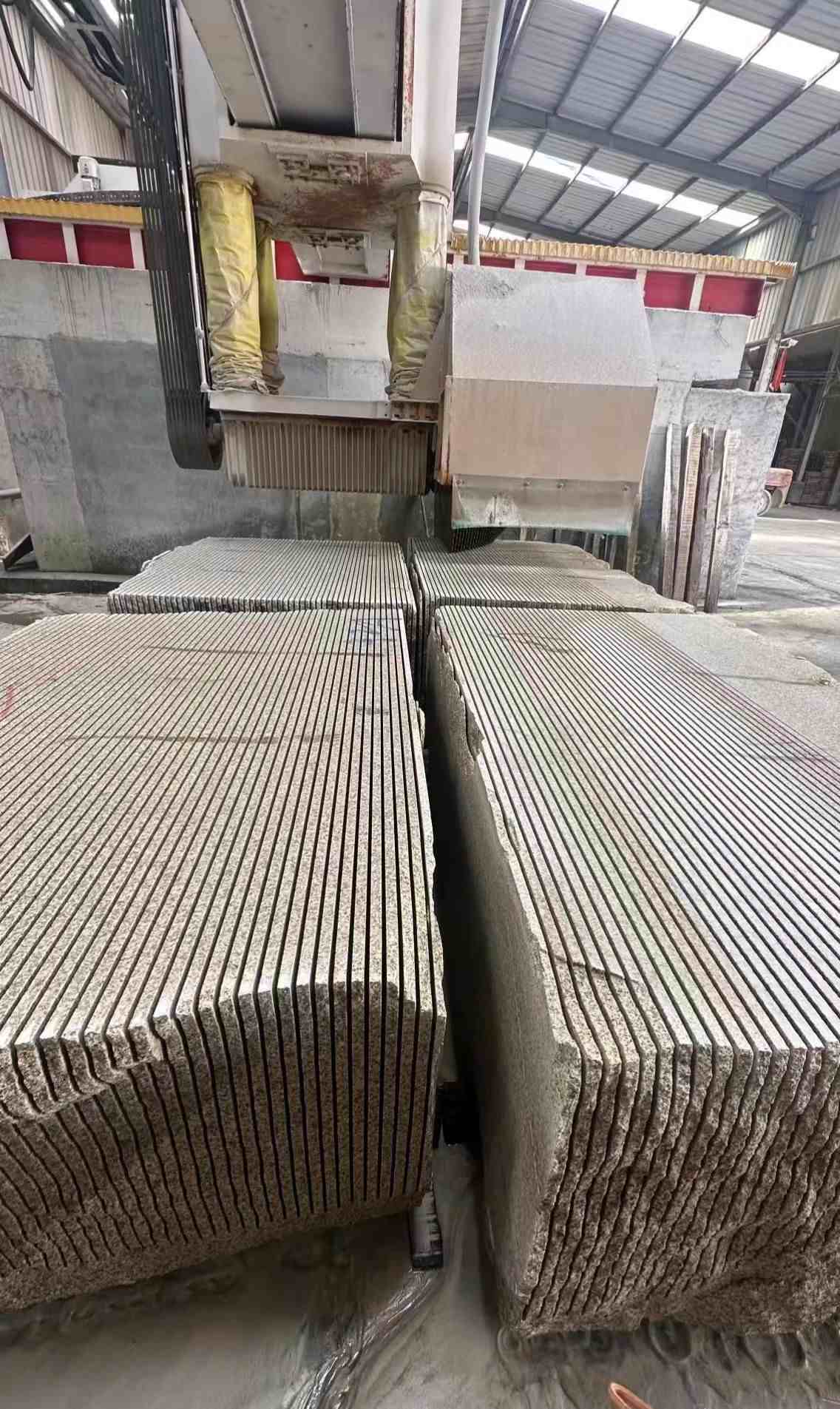 常德 车间生产日常，黄金麻白麻花岗岩