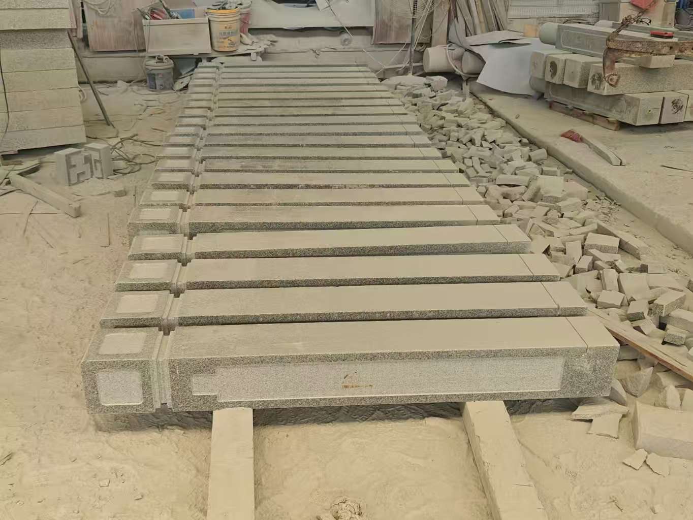 常德 芝麻白异形加工雕刻-栏杆大柱，方柱