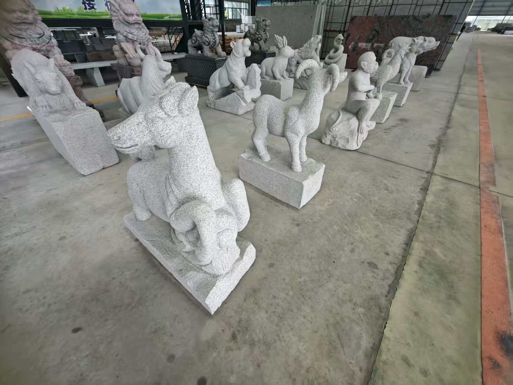 常德 芝麻白花岗岩造型立体雕刻——十二生肖